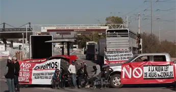 Agricultores de Chihuahua bloquean Frontera exigiendo Ley de Aguas