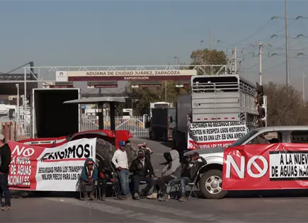 Agricultores de Chihuahua bloquean Frontera exigiendo Ley de Aguas