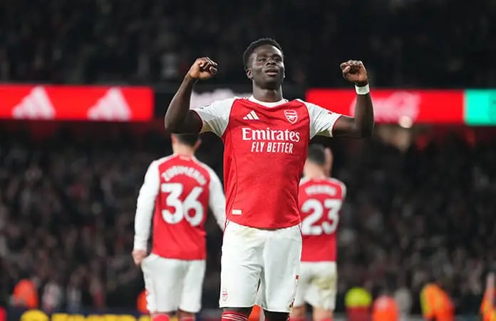 Arsenal restablece ventaja en la cima