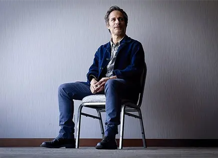 GAEL GARCÍA BERNAL REVIVE A KAFKA