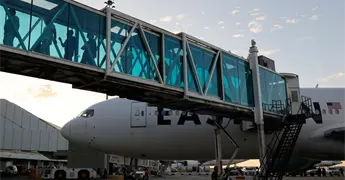 Llegada de deportados venezolanos desde EE. UU. a Caracas