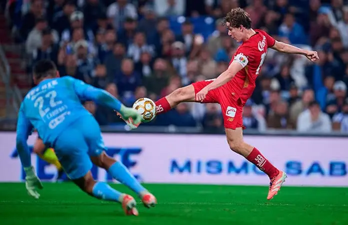 Sufrida ventaja toma Rayados