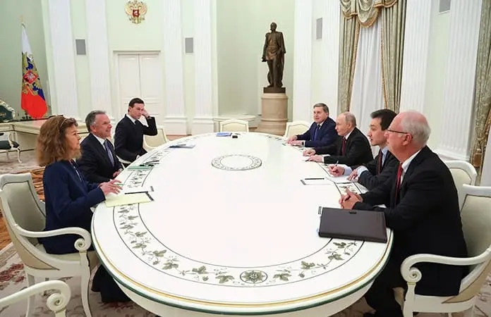 “V. Putin solo finge interés en la paz”