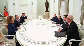 "V. Putin solo finge interés en la paz"