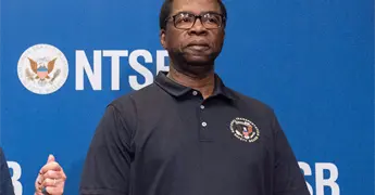 Acusan a Trump de despidos ilegales de funcionarios negros en NTSB y STB