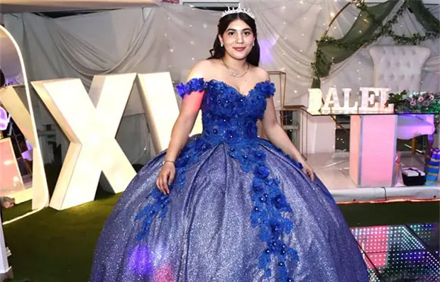 ¡HERMOSA! DALEL CELEBRA FELIZ SUS 15 AÑOS