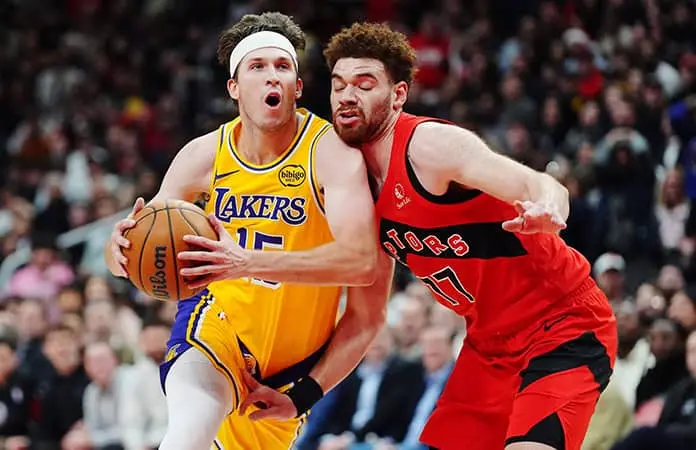 Lakers ganan sobre la bocina