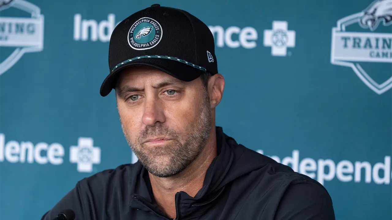 Polémica por críticas a Kevin Patullo en los Eagles de Philadelphia