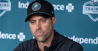 Polémica por críticas a Kevin Patullo en los Eagles de Philadelphia