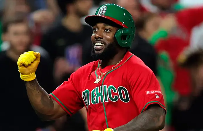 Randy Arozarena regala automóvil a entrenadores en Yucatán