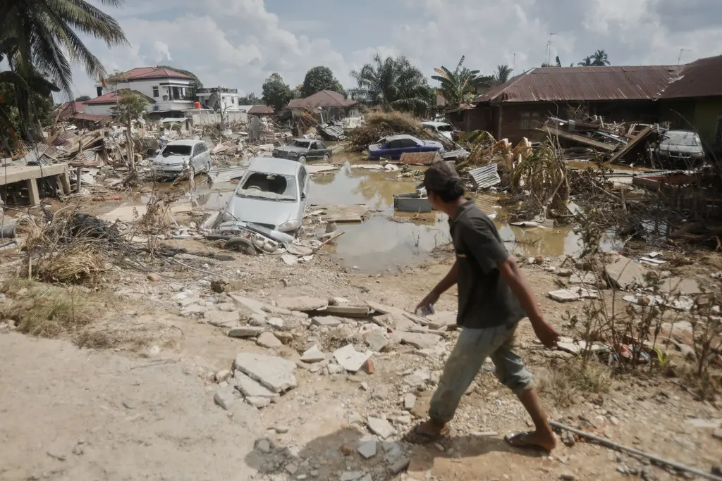 Suplican ayuda tras catástrofe por inundaciones en Asia