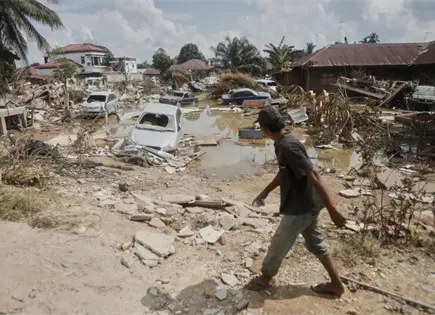 Suplican ayuda tras catástrofe por inundaciones en Asia