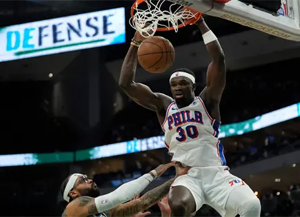 76ers triunfan sobre los Bucks de Milwaukee con Quentin Grimes destacando 76ers triunfan sobre los Bucks de Milwaukee con Quentin Grimes destacando