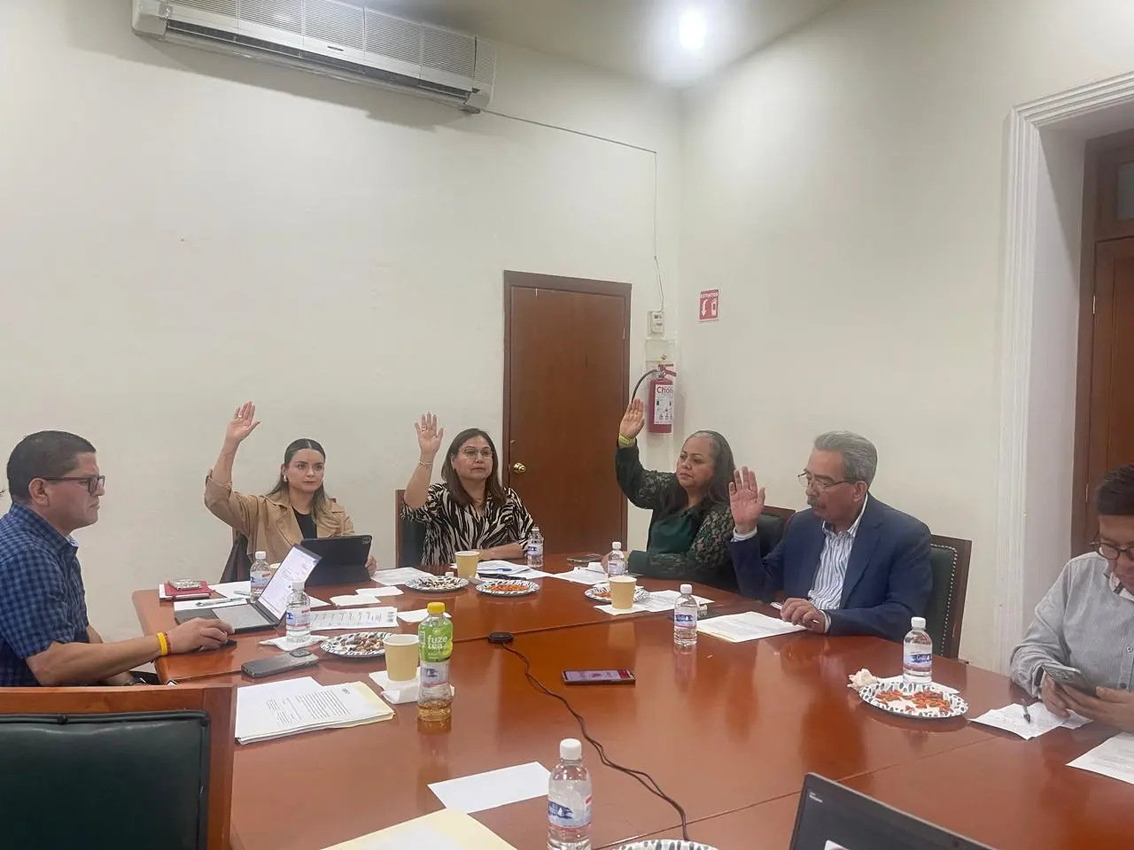 Aprueban reformas fiscales y Ley de Ingresos 2026 en Comisión de Hacienda