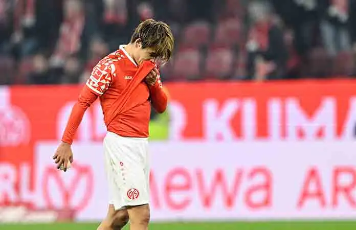 Autogol de Da Costa da triunfo al Gladbach