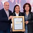 Entrega el DIF Distintivo Balance Trabajo-Familia