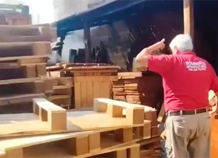 Incendio causa daños en tarimera de Los Gómez Incendio causa daños en tarimera de Los Gómez