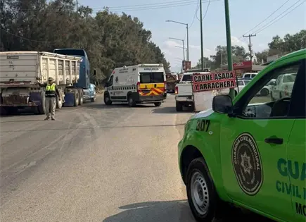 Incendio de tarimas moviliza a cuerpos de emergencia en la carretera a Rioverde Incendio de tarimas moviliza a cuerpos de emergencia en la carretera a Rioverde