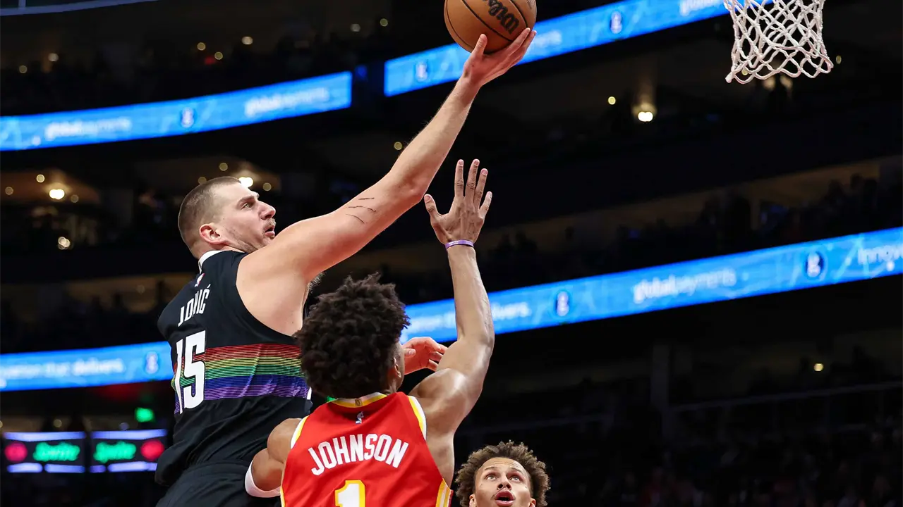 Nikola Jokic anota 39 puntos en triunfo de los Nuggets sobre los Hawks