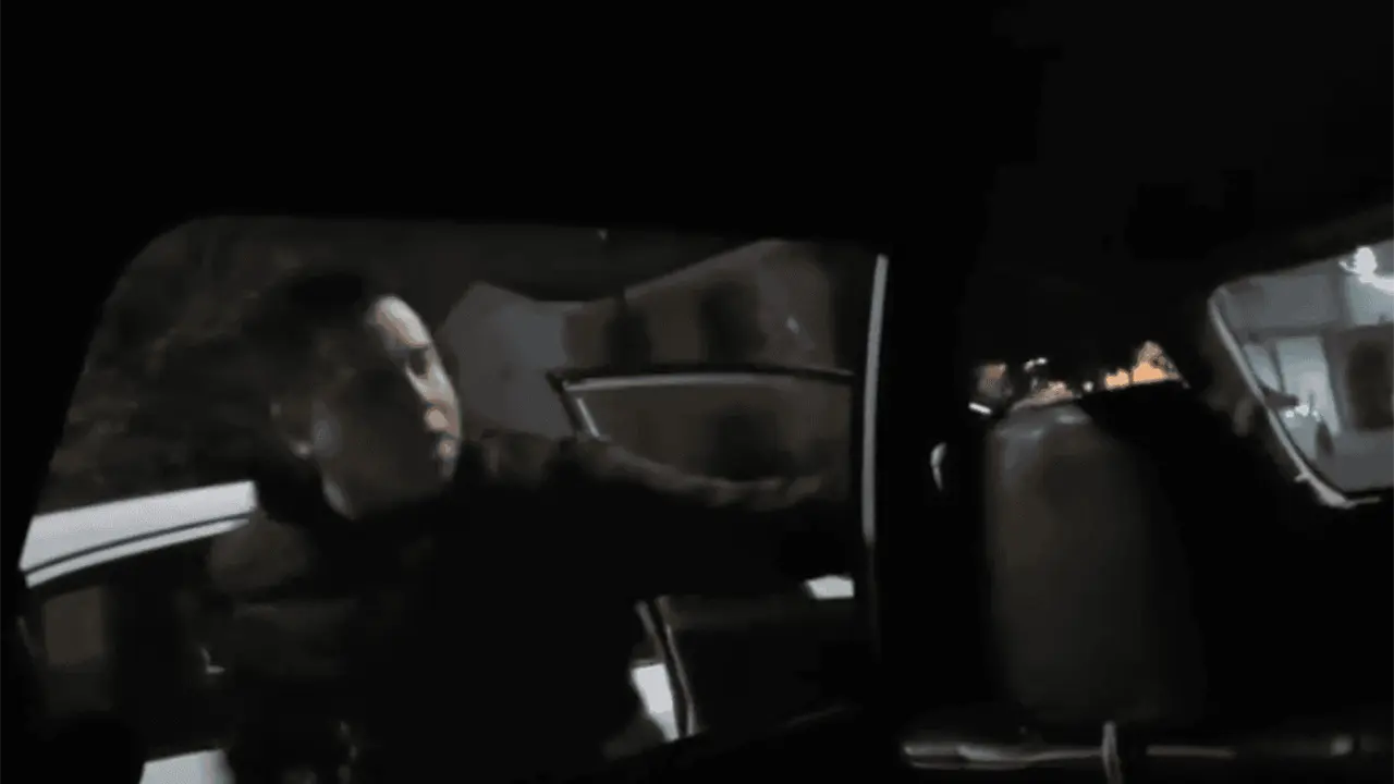 Circula video de presunta agresión de taxista a adulto mayor