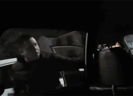 Circula video de presunta agresión de taxista a adulto mayor Circula video de presunta agresión de taxista a adulto mayor