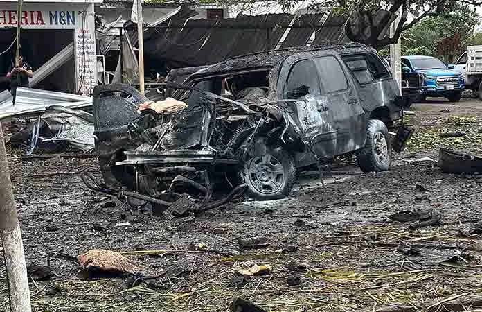 Coche bomba deja 5 muertos Coche bomba deja 5 muertos