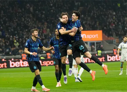 Inter de Milán aplasta a Como y lidera la Serie A Inter de Milán aplasta a Como y lidera la Serie A