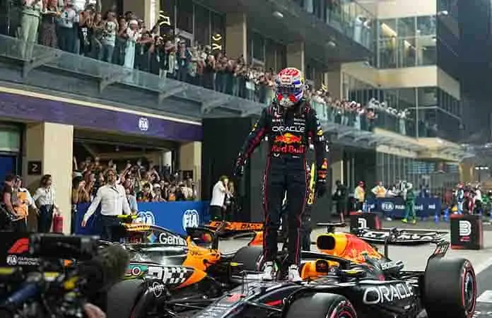 Max Verstappen consigue la pole