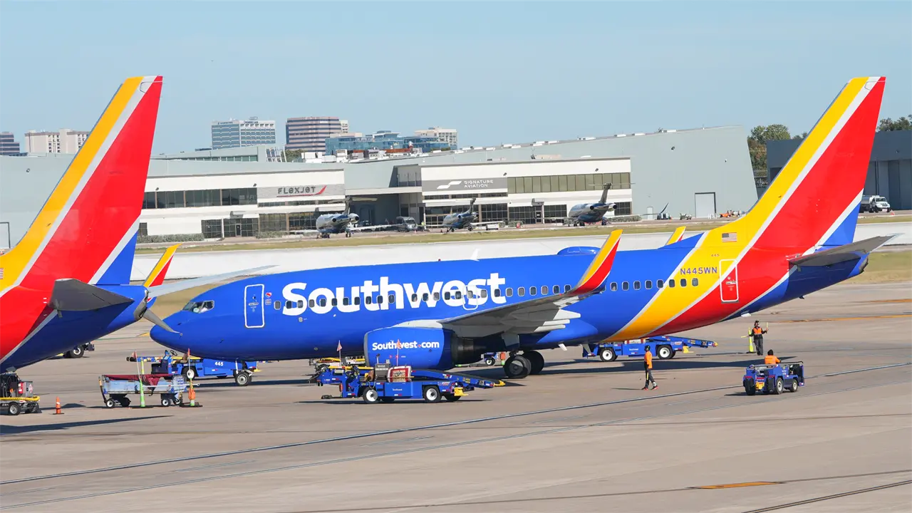Southwest Airlines recibe multa por cancelación masiva de vuelos