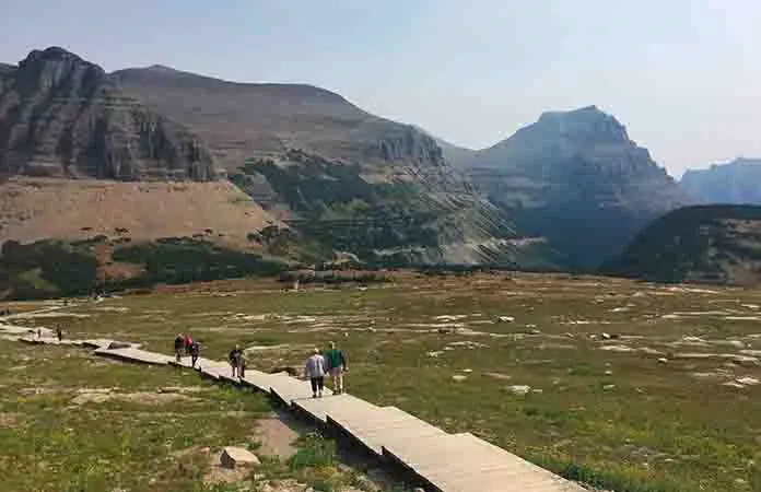 Trump promueve nombre y legado