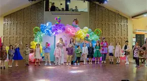 Un éxito, Pasarela Pasos de Amor