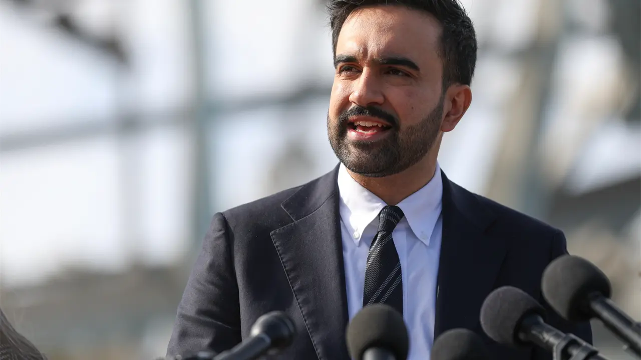 Zohran Mamdani defiende derechos de inmigrantes ante ICE en Nueva York