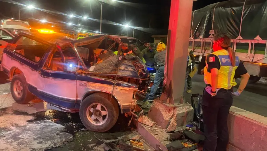 Choque contra poste en Circuito Potosí deja tres lesionados