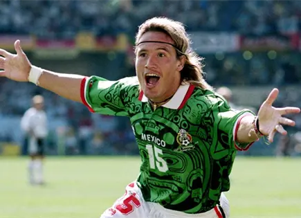Los mexicanos que hicieron historia en los Mundiales