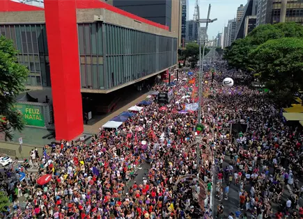 Manifestación masiva en Brasil contra la violencia de género
