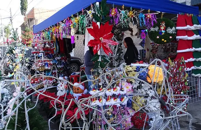 Recomiendan verificar estado de luces navideñas