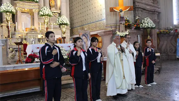 Salesiano Carlos Gómez realiza celebraciones navideñas