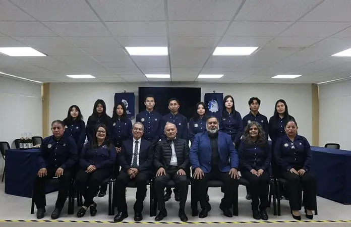 Toma protesta capítulo estudiantil SALSS