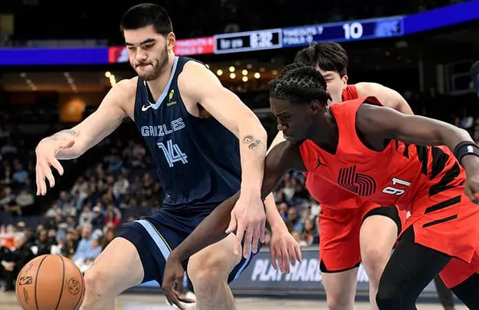 Victoria de Grizzlies sobre los Trail Blazers