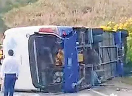 Vuelca un autobús en Chiapas; dos fallecidos