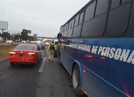 Encharcamientos y choque en Carretera 57 generan tráfico Encharcamientos y choque en Carretera 57 generan tráfico