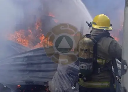 Atienden incendio en vivienda de la Margarita Morán Atienden incendio en vivienda de la Margarita Morán