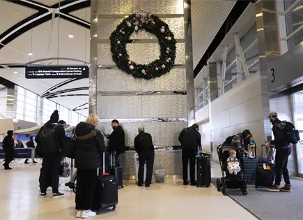 Extranjeros que viajen a EEUU sin visa podrían enfrentar revisión de redes sociales Extranjeros que viajen a EEUU sin visa podrían enfrentar revisión de redes sociales