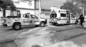 Ladrón ataca con machete a mujer