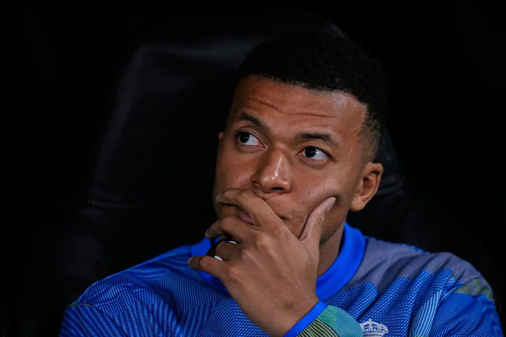 Real Madrid deja a Kylian Mbappé en el banquillo ante el Manchester City