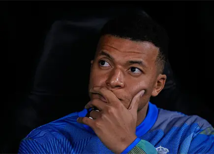Real Madrid deja a Kylian Mbappé en el banquillo ante el Manchester City Real Madrid deja a Kylian Mbappé en el banquillo ante el Manchester City