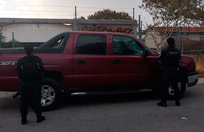Recuperan camioneta robada, en Av. Dalias