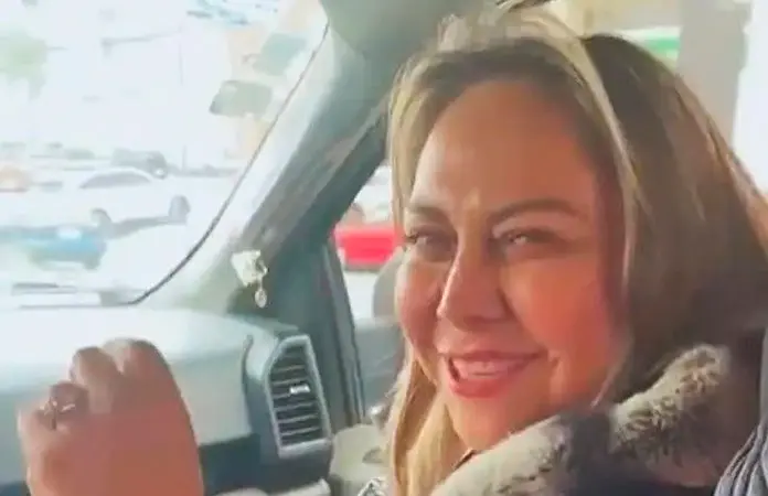 Sara agradece y desagradece regalo de RGC