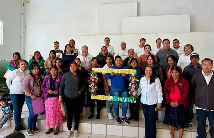 Capacitan a auxiliares de salud comunitarios