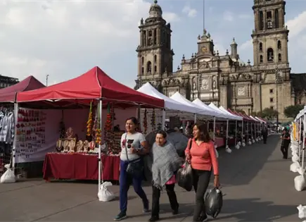 Romería de Fin de Año arranca completa en el Zócalo, pero artesanos reportan bajas ventas